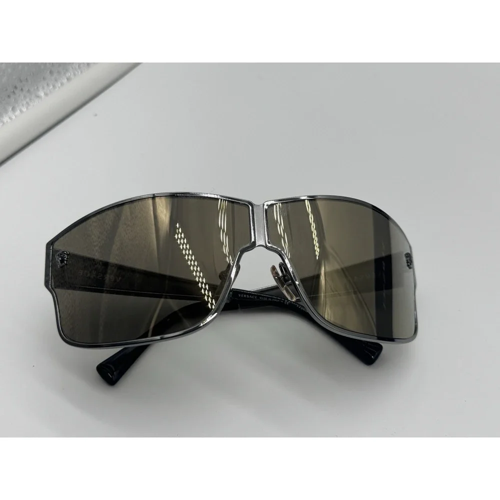 Versace MOD 2206 Shield Sunglasses Gunmetal Metal Frame Grey Lens 72-05‎ 130 New